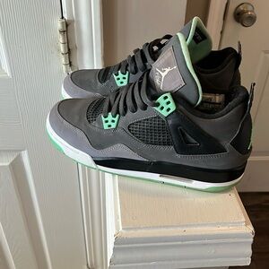 Retro 4 Green Glow Jordans